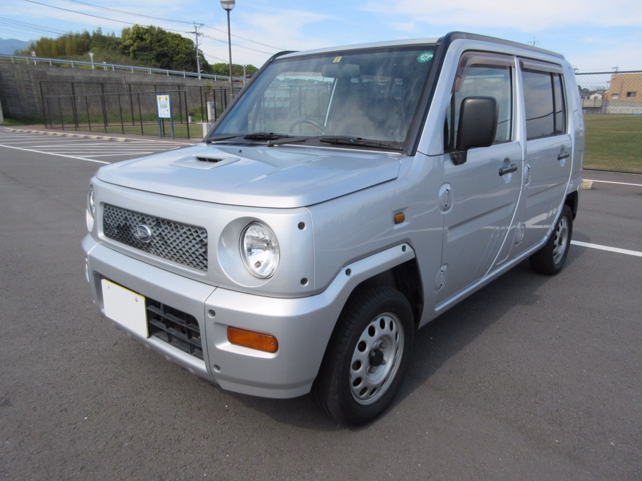 DAIHATSU NAKED