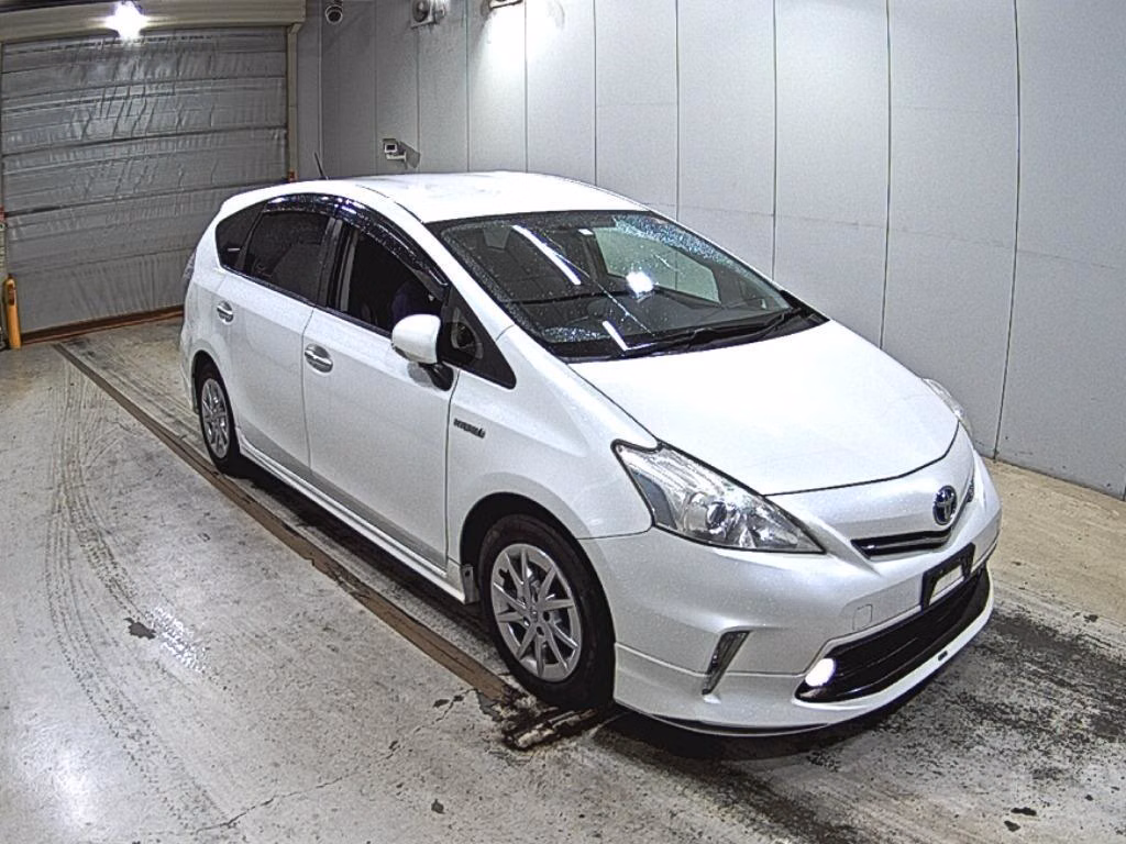 TOYOTA PRIUS ALPHA