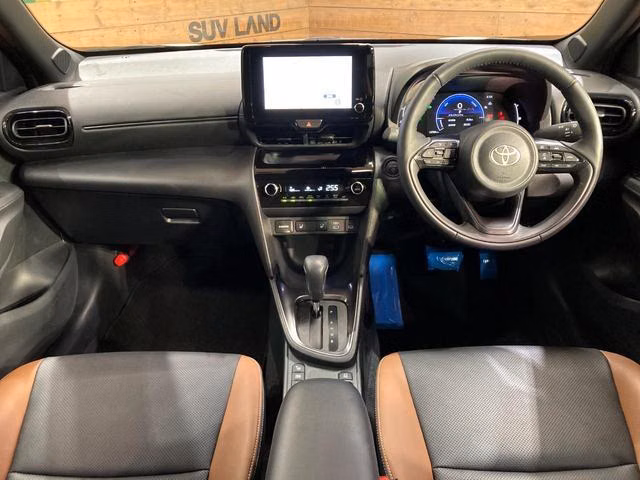TOYOTA YARIS CROSS