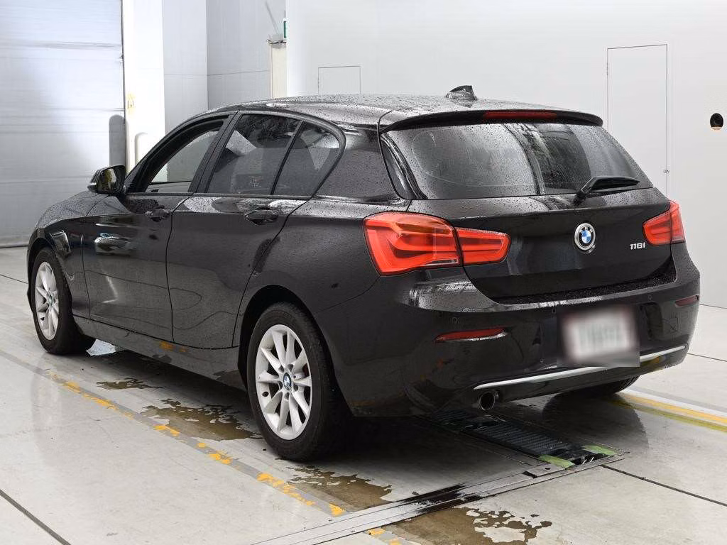 BMW 1-SERIES