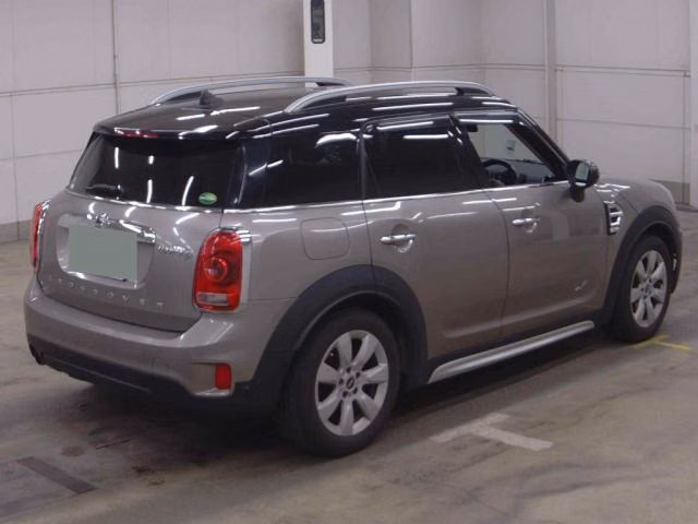MINI CROSSOVER