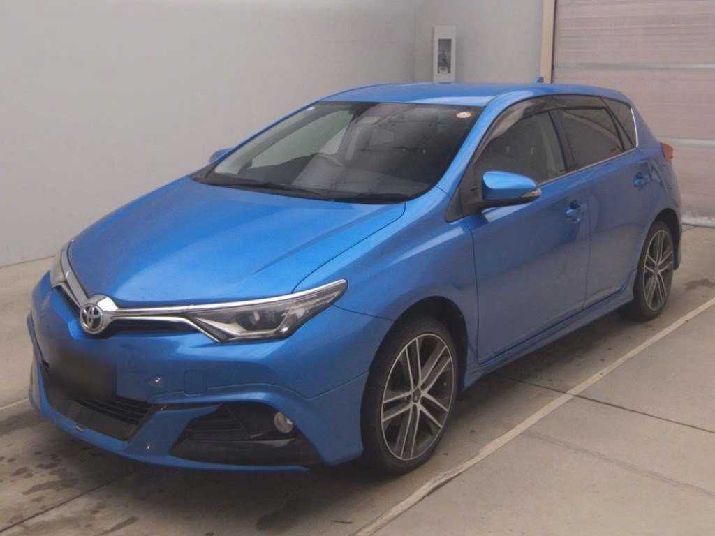 TOYOTA AURIS
