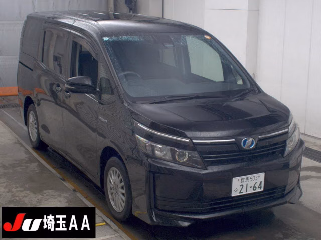 TOYOTA VOXY
