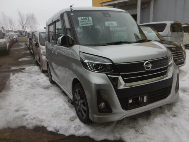 NISSAN DAYZ ROOX