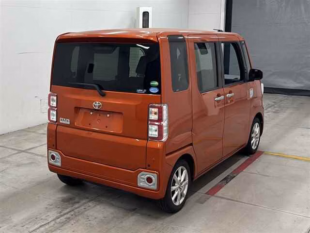 TOYOTA PIXIS MEGA