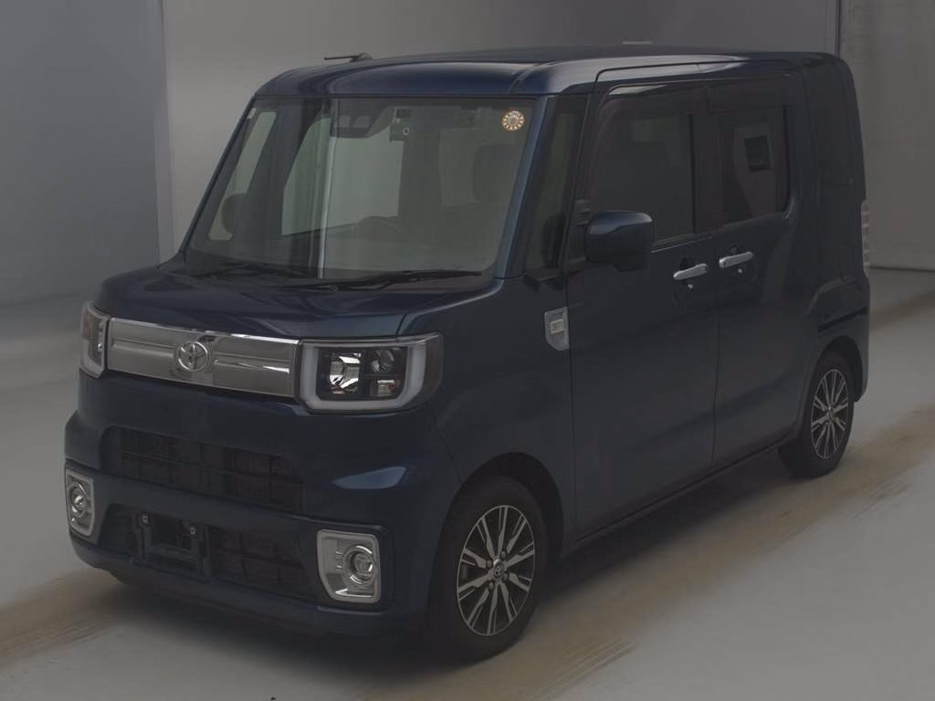 TOYOTA PIXIS MEGA