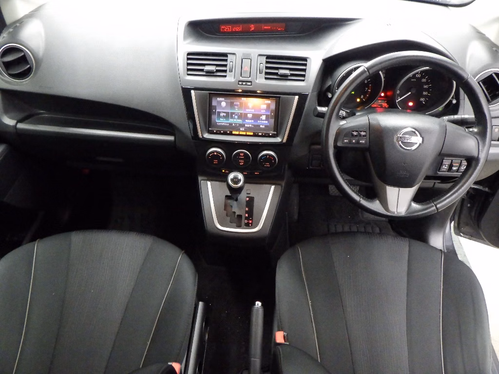 NISSAN LAFESTA