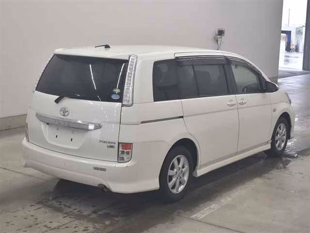 TOYOTA ISIS