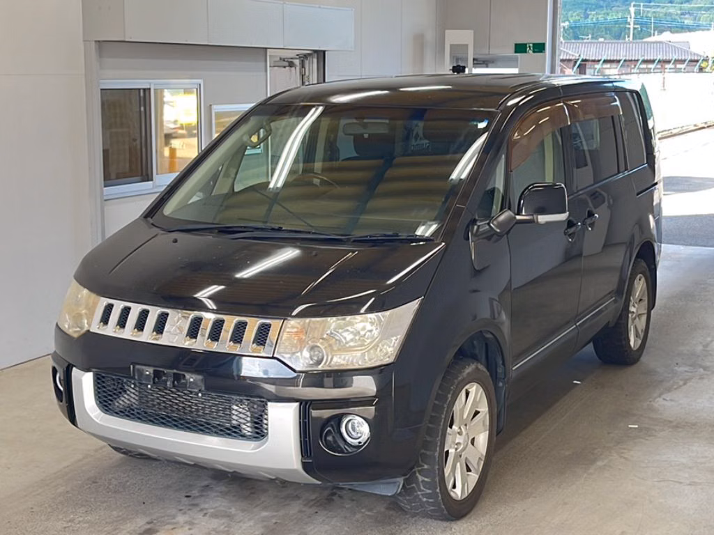 MITSUBISHI DELICA D:5