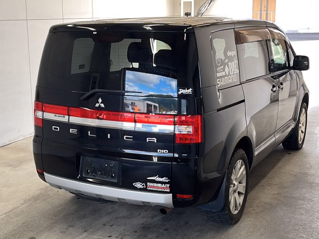 MITSUBISHI DELICA D:5