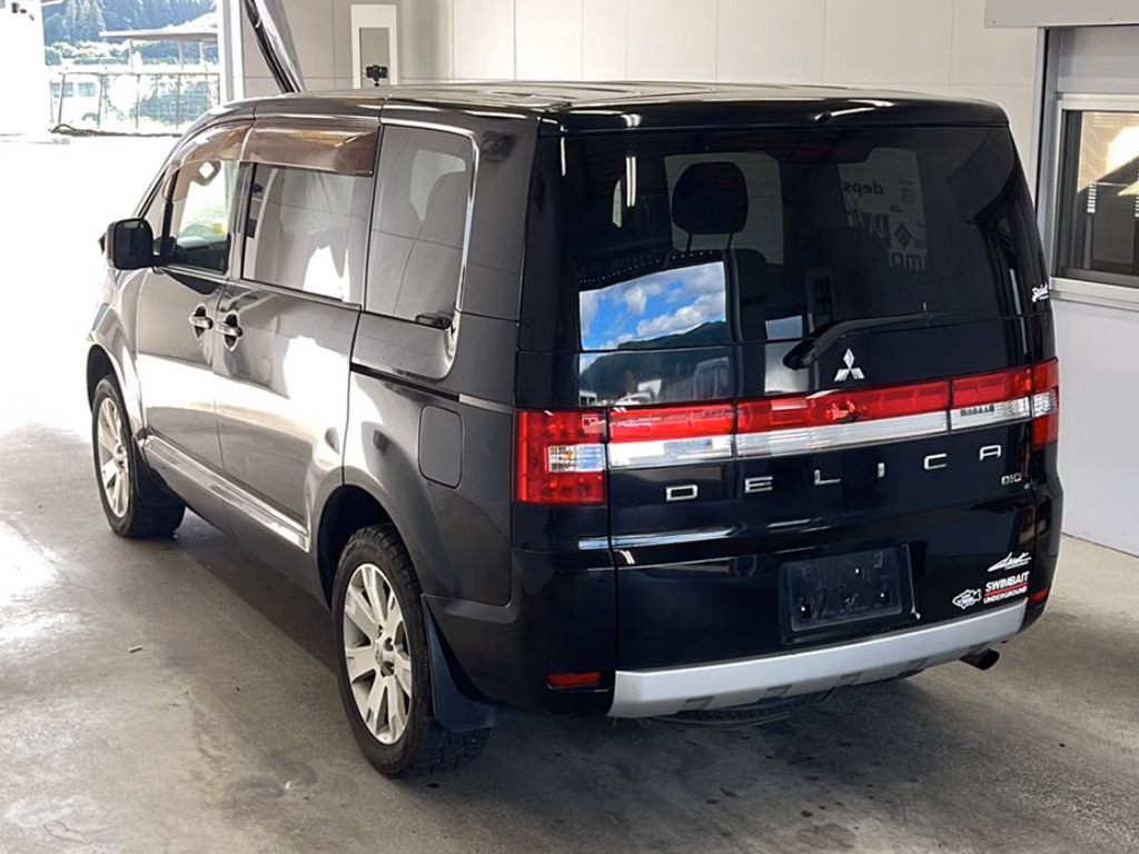 MITSUBISHI DELICA D:5