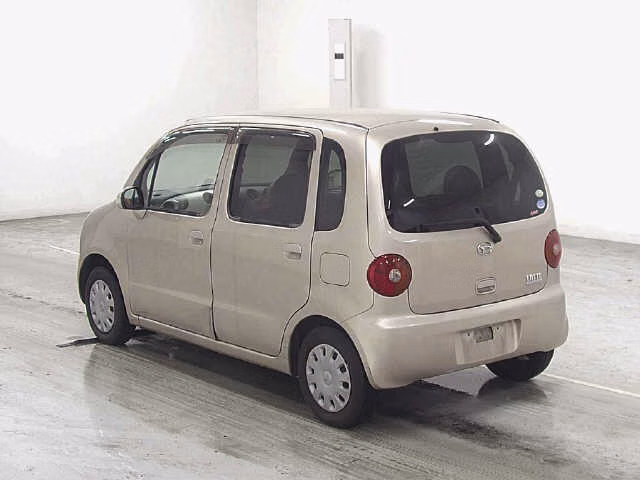 DAIHATSU MOVE LATTE