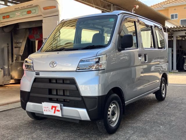TOYOTA PIXIS VAN
