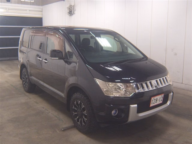 MITSUBISHI DELICA D:5