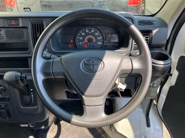 TOYOTA PIXIS VAN