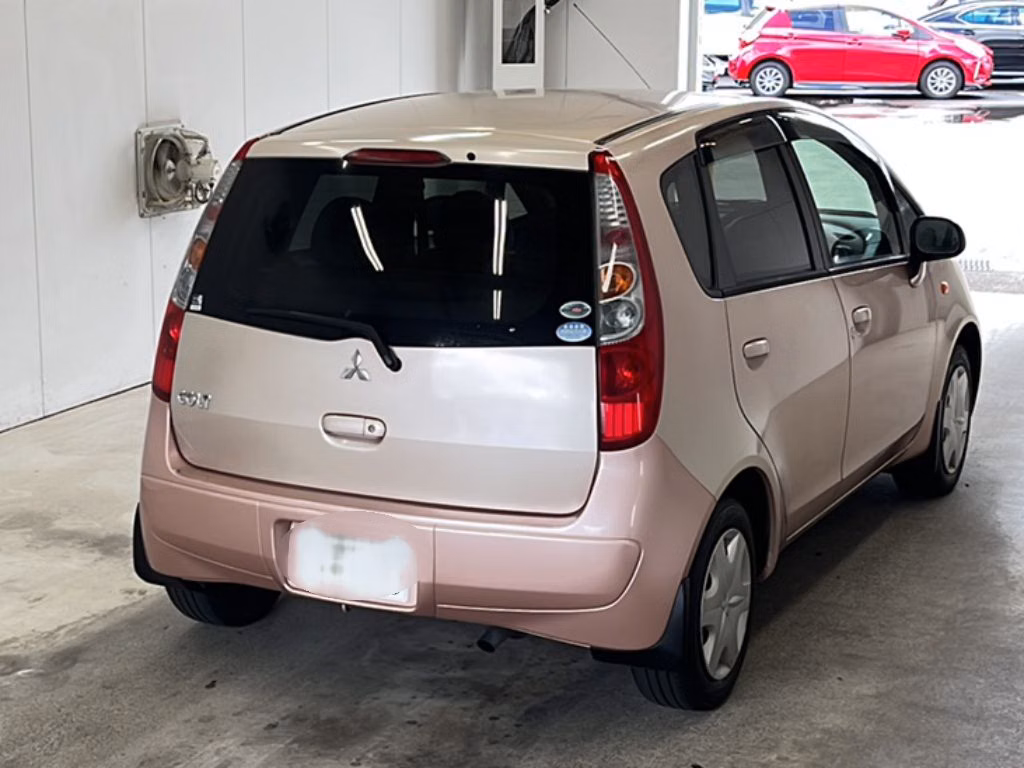 MITSUBISHI COLT