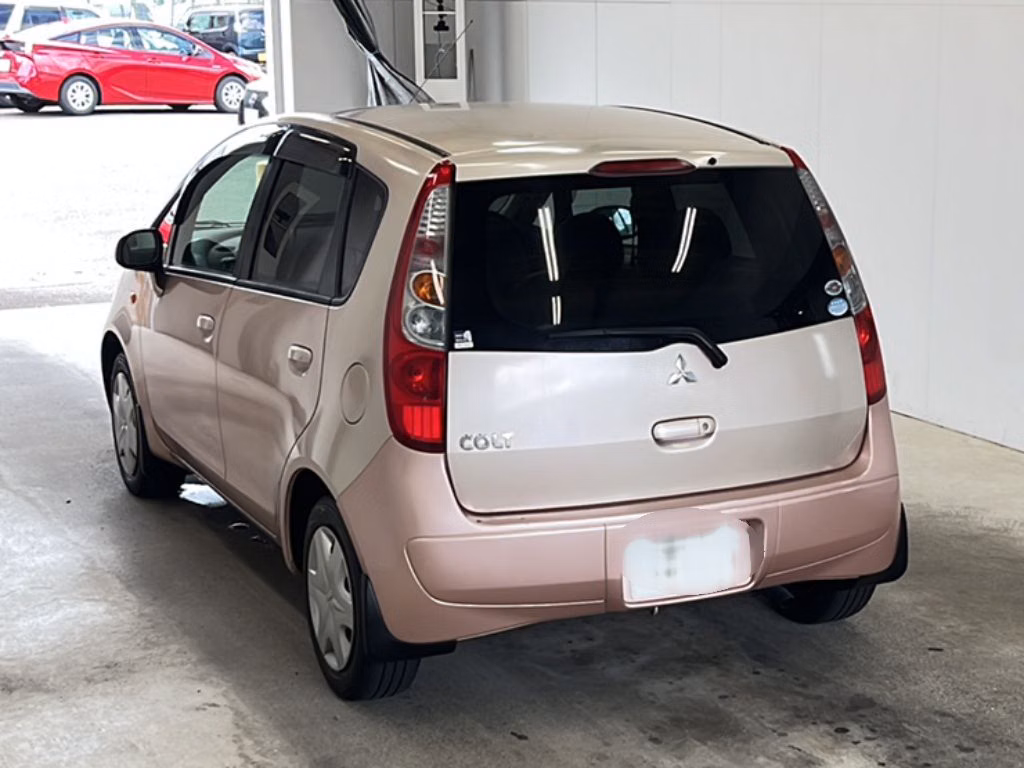 MITSUBISHI COLT