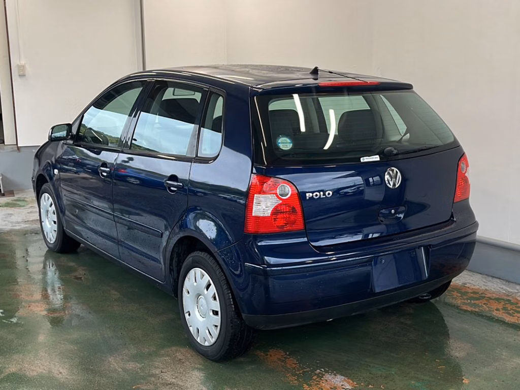 VOLKSWAGEN POLO