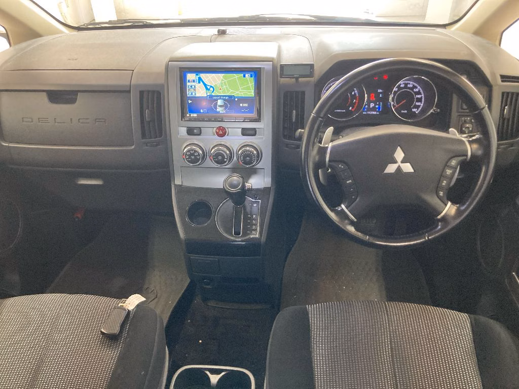 MITSUBISHI DELICA D:5