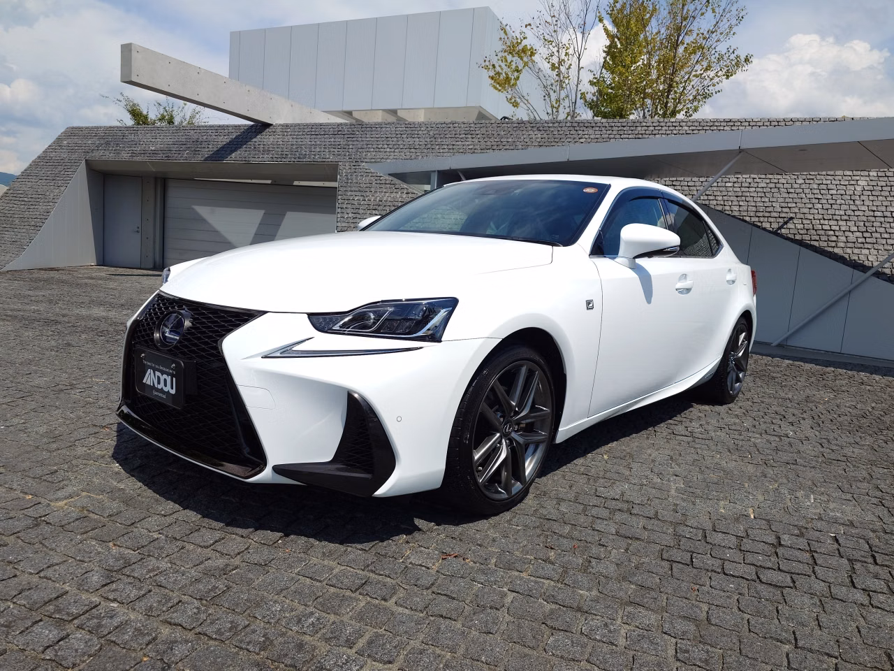 Lexus IS300h