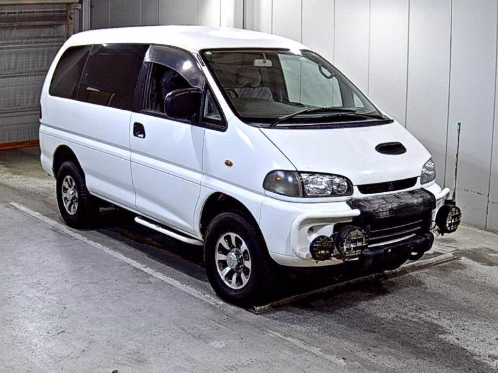MITSUBISHI DELICA