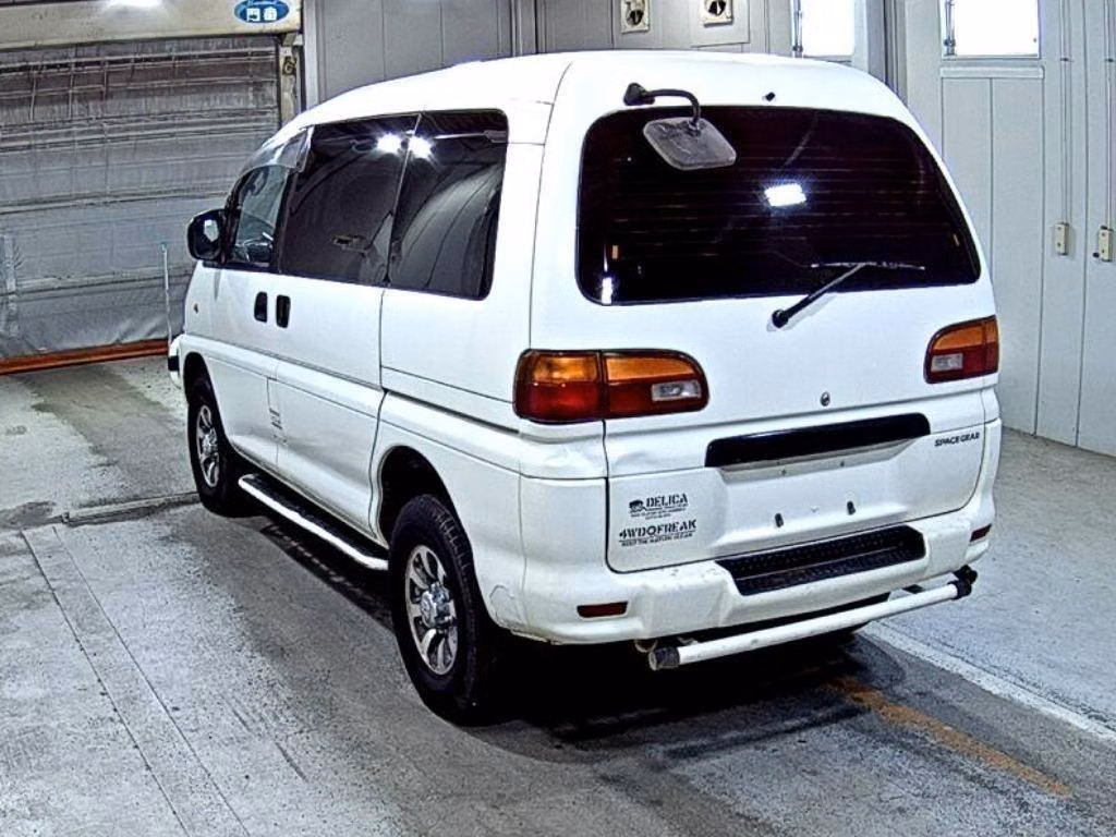 MITSUBISHI DELICA