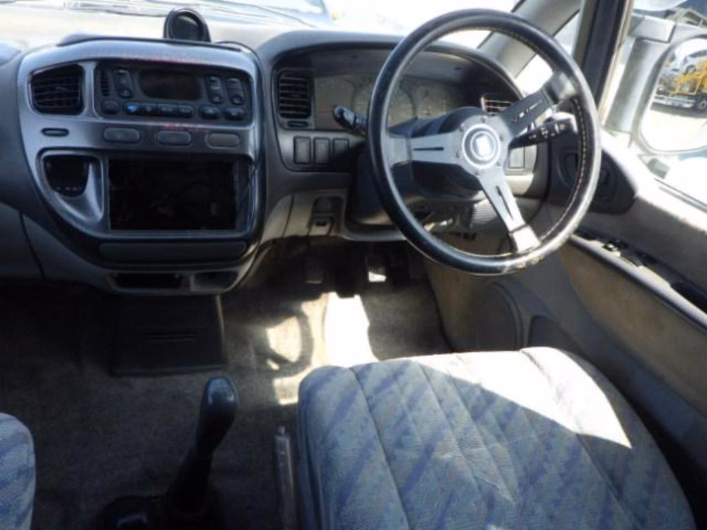 MITSUBISHI DELICA