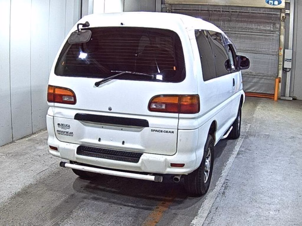 MITSUBISHI DELICA