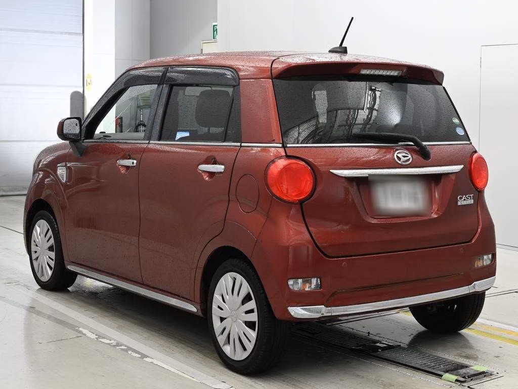 DAIHATSU CAST