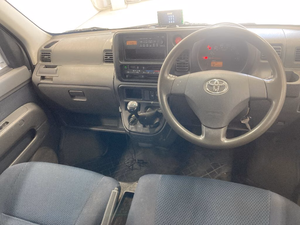 TOYOTA PIXIS VAN