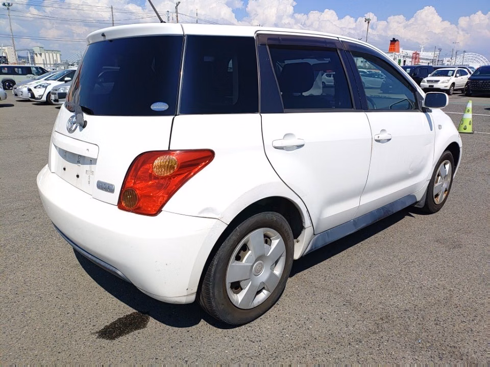 TOYOTA IST