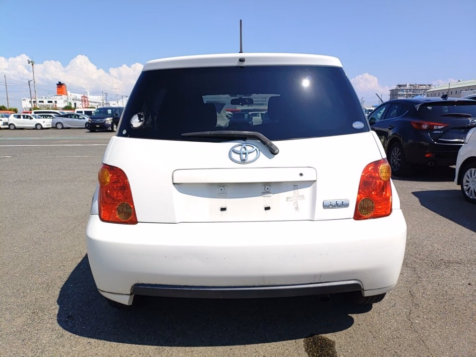 TOYOTA IST