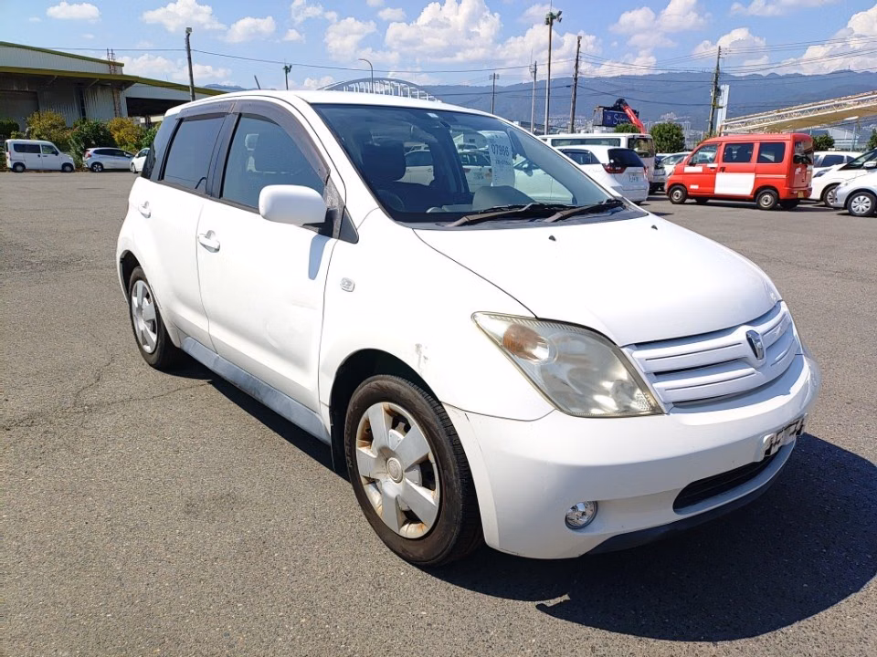 TOYOTA IST