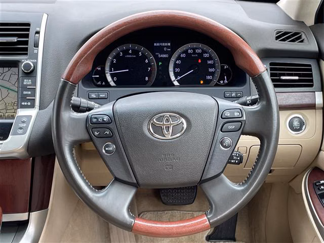 Toyota Crown Majesta