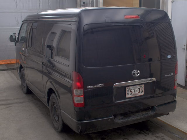 TOYOTA REGIUS ACE