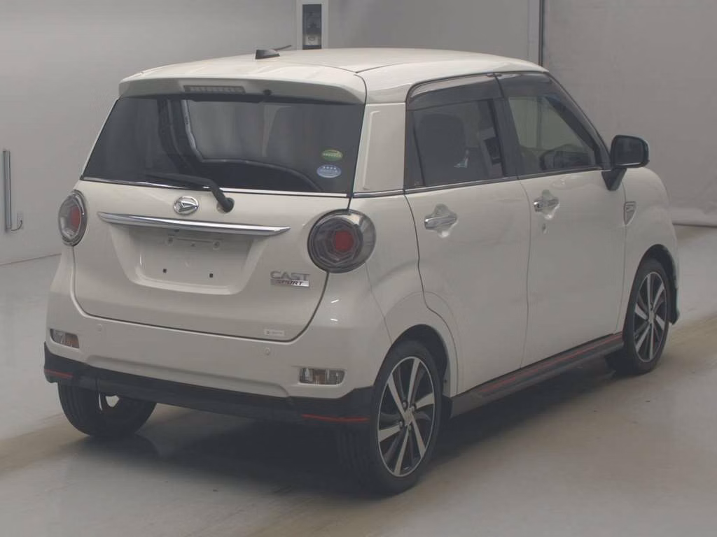 DAIHATSU CAST