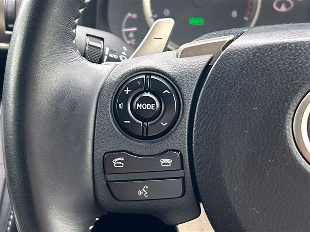 Lexus IS300h