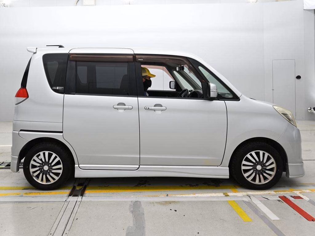 MITSUBISHI DELICA D:2