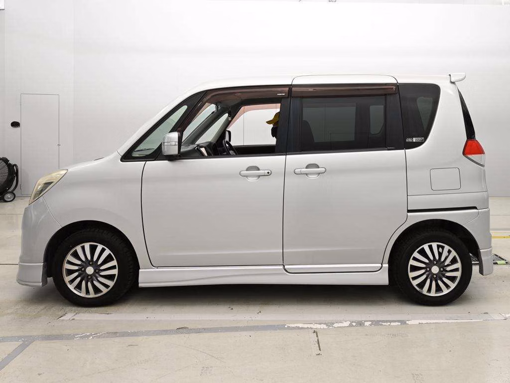 MITSUBISHI DELICA D:2