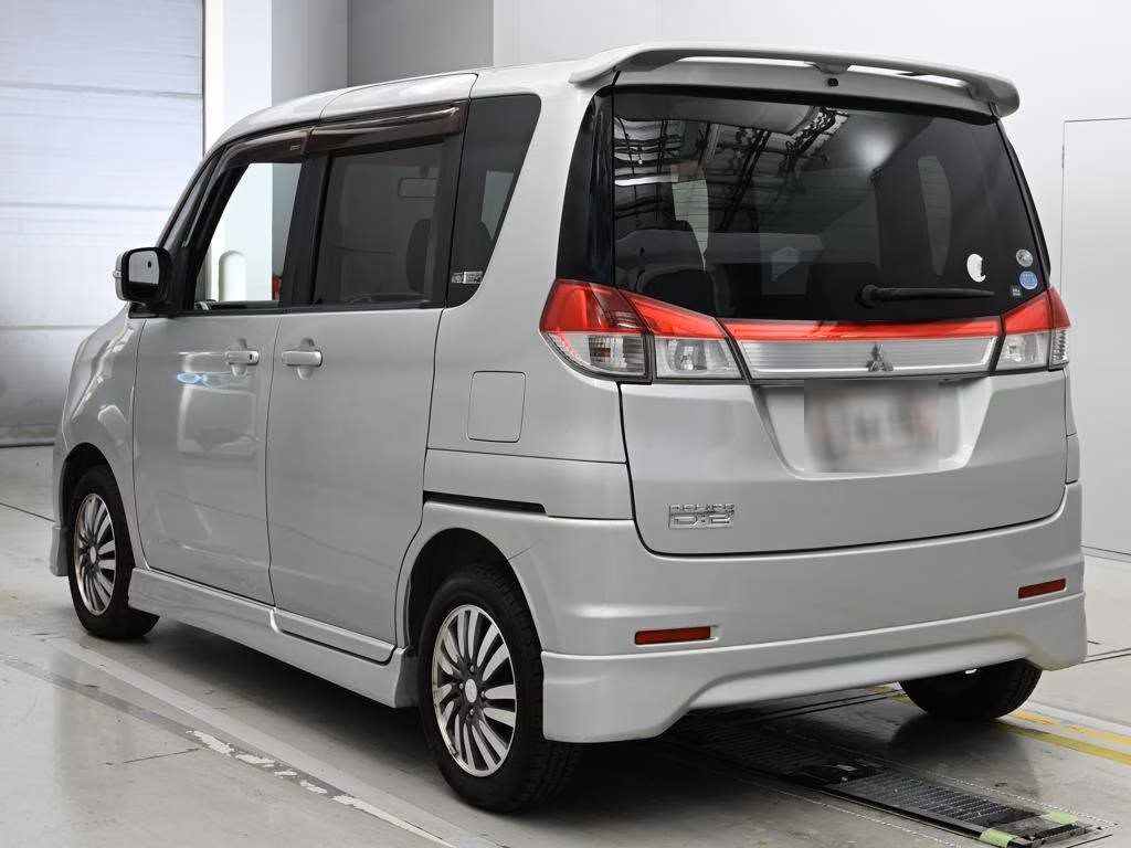 MITSUBISHI DELICA D:2
