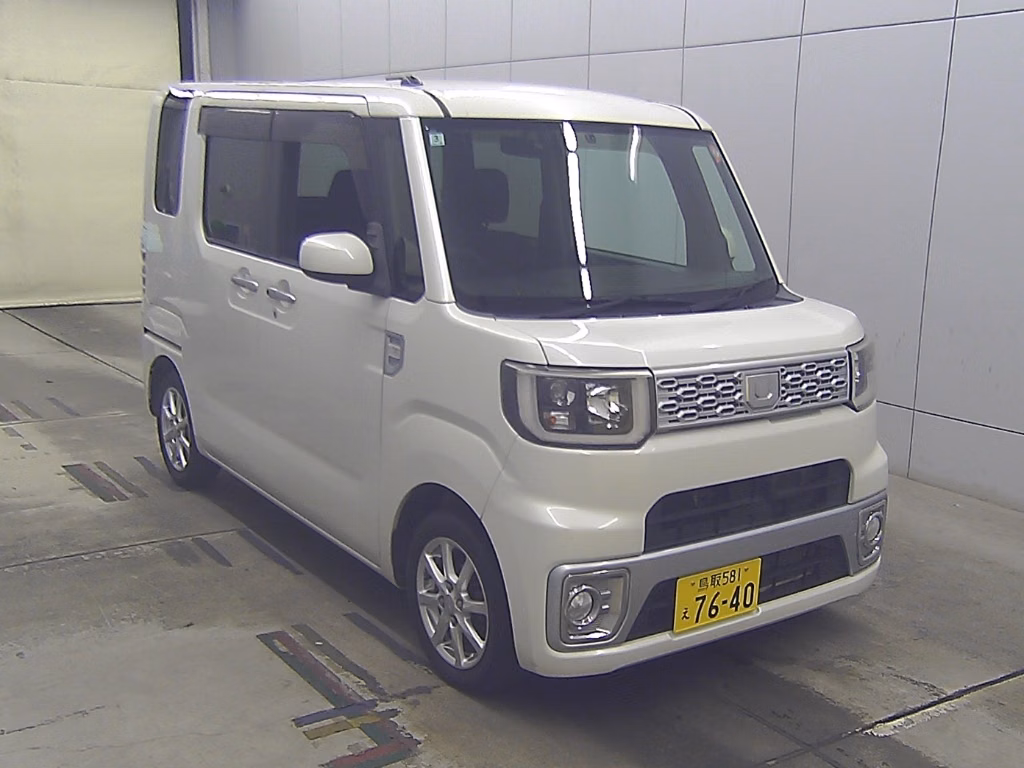 DAIHATSU WAKE