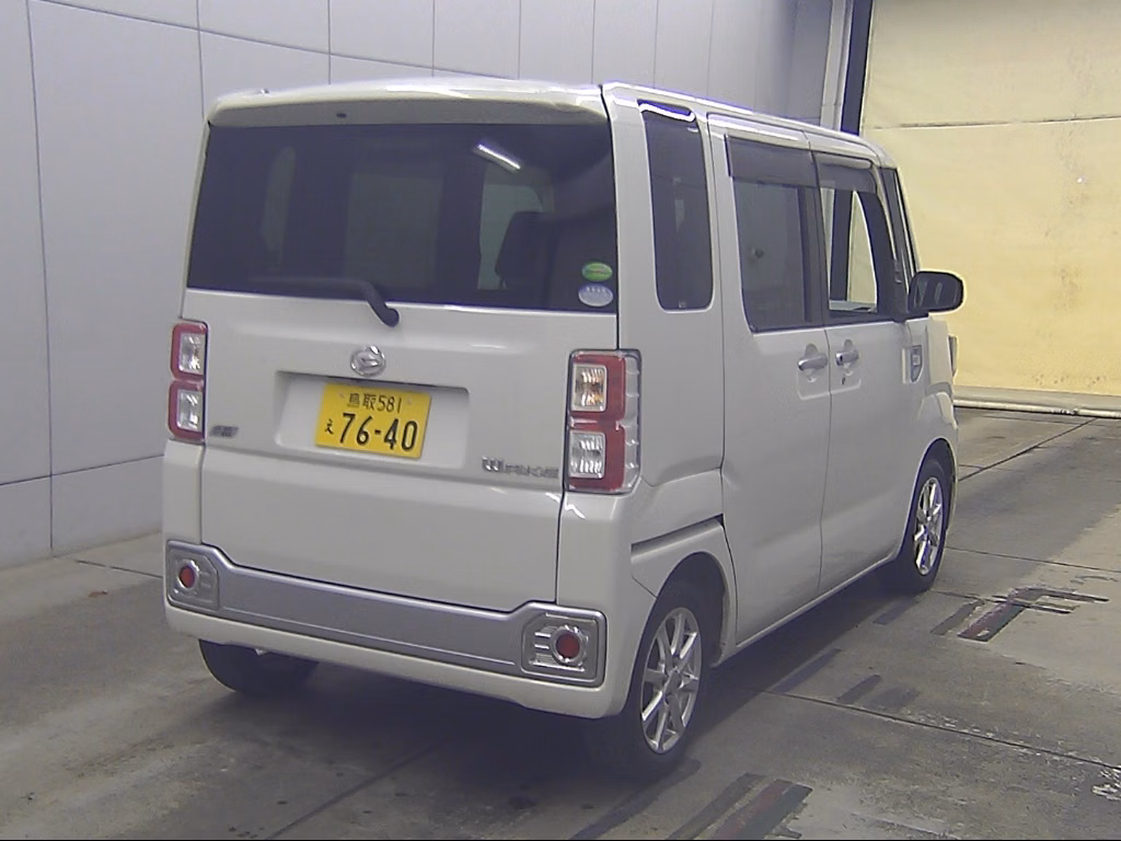 DAIHATSU WAKE