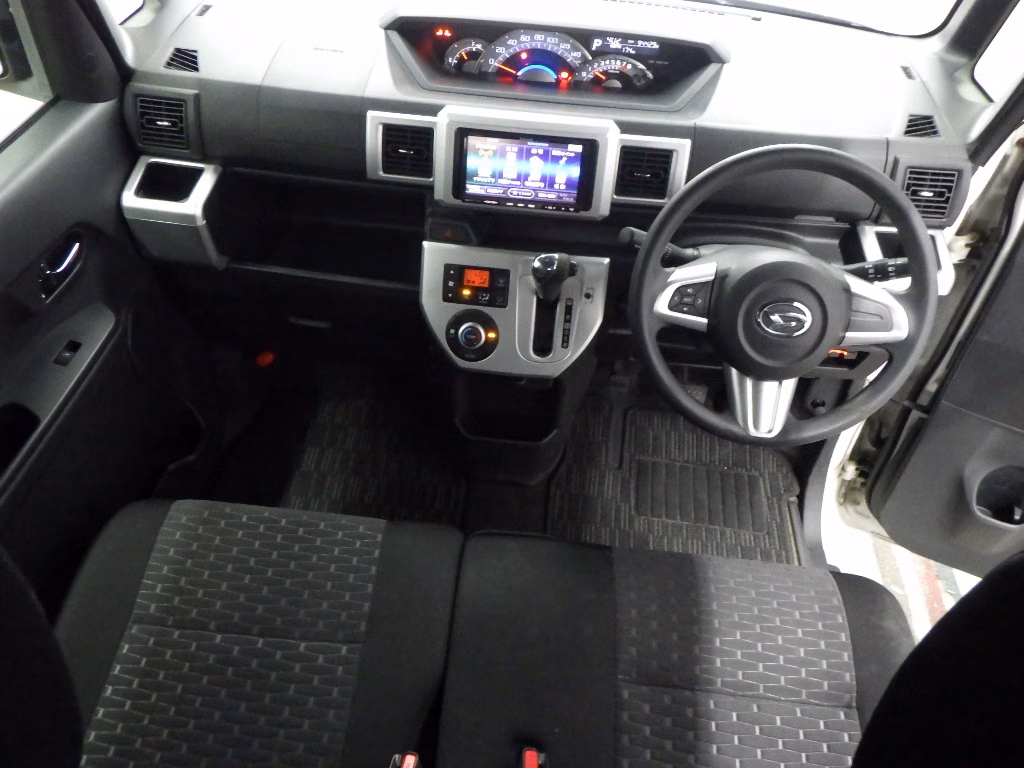 DAIHATSU WAKE