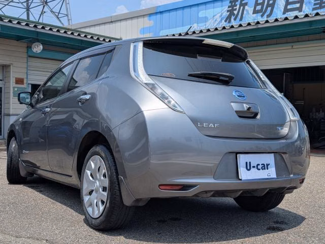 NISSAN LEAF
