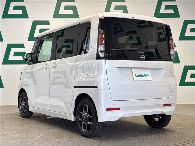 NISSAN ROOX