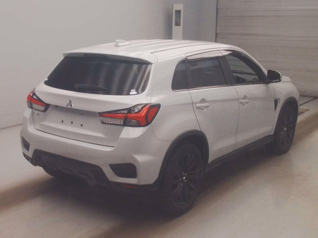 MITSUBISHI RVR