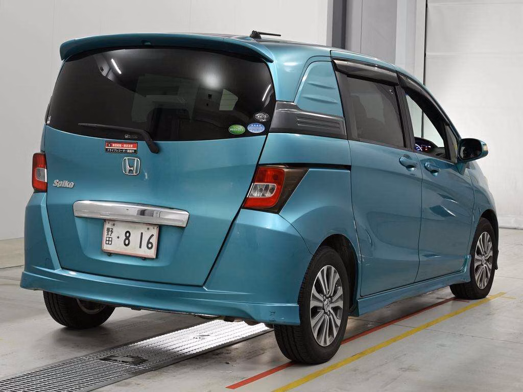 HONDA FREED SPIKE