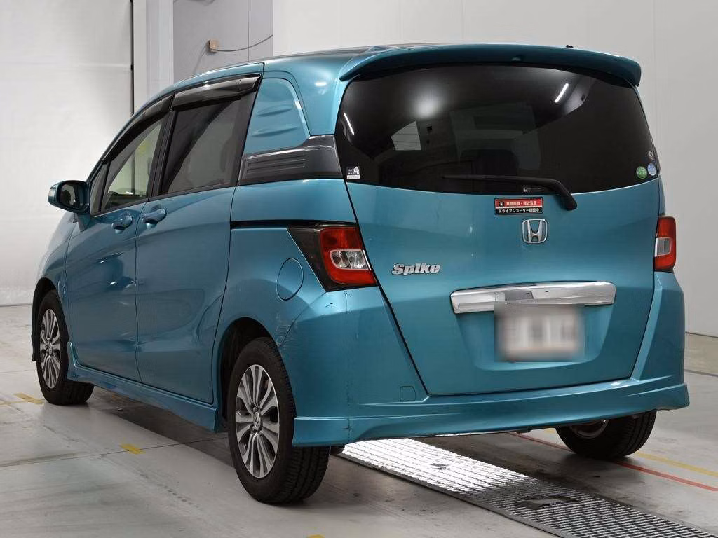 HONDA FREED SPIKE