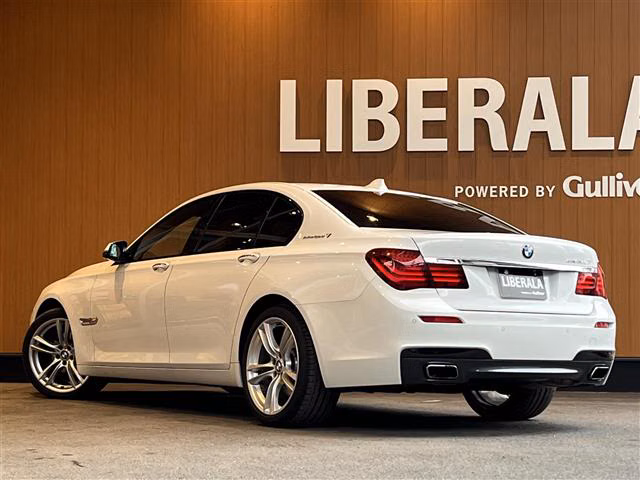 BMW 7-SERIES