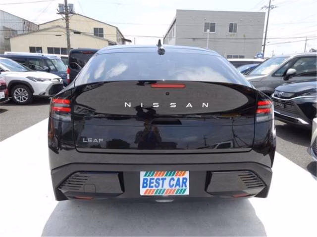 NISSAN LEAF